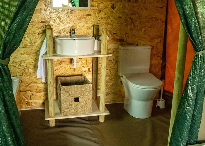 Safari Glamping Portugal Lion ラグジュアリーテント