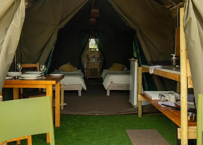 Safari Glamping Portugal Lion ラグジュアリーテント
